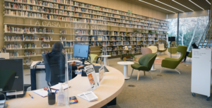 Biblioteca Gabriel garcía Márquez Barcelona hall lq